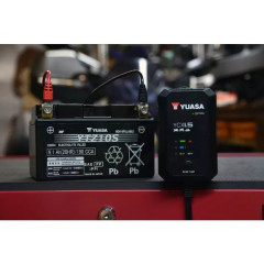 Chargeur de batterie YUASA YCX1.5 6V ET 12V 1.5A